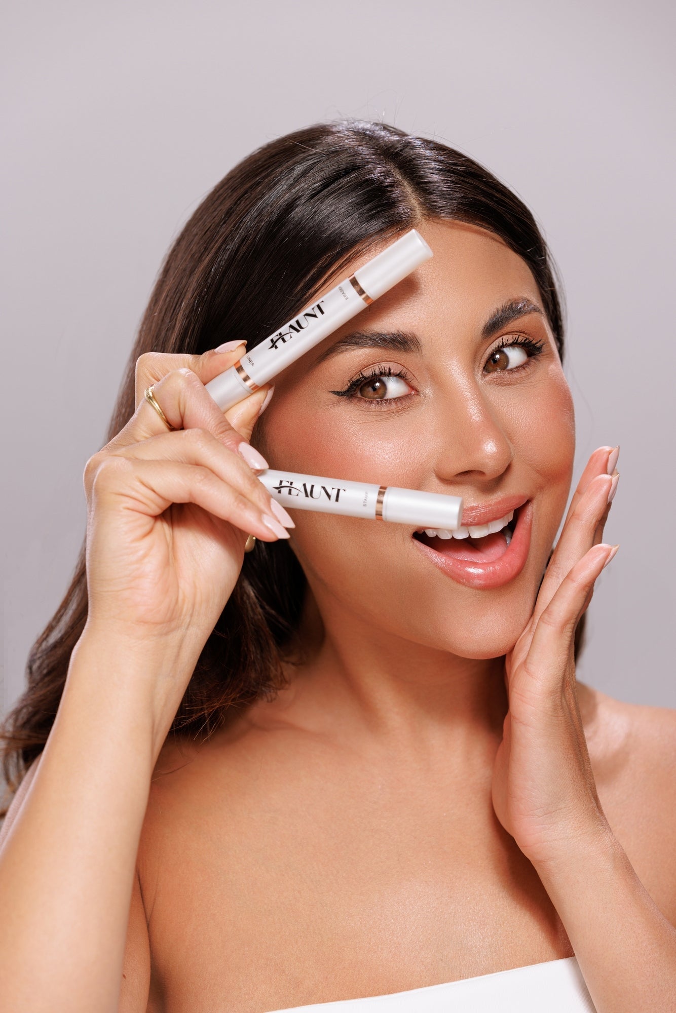 Celebrate Her Glow: The Perfect Mother’s Day Gift from Flaunt